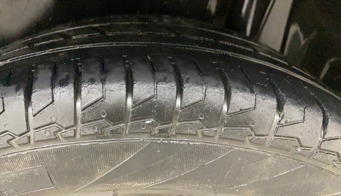 2017 Maruti S Cross ZETA 1.3, Diesel, Manual, 75,214 km, Left Rear Tyre Tread
