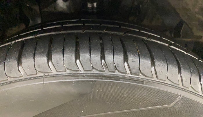 2017 Maruti S Cross ZETA 1.3, Diesel, Manual, 75,214 km, Right Front Tyre Tread