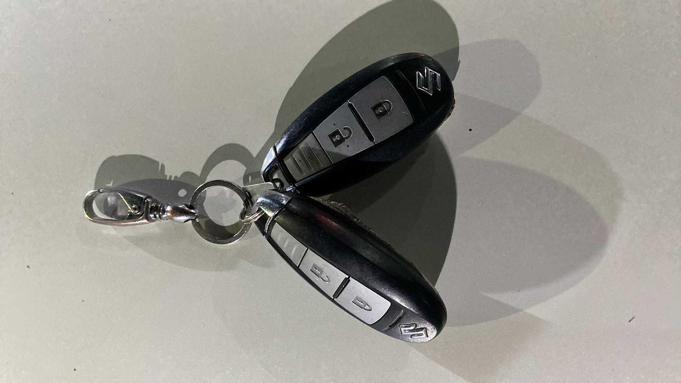 2016 Maruti Swift ZXI, Petrol, Manual, 52,385 km, Key Close Up