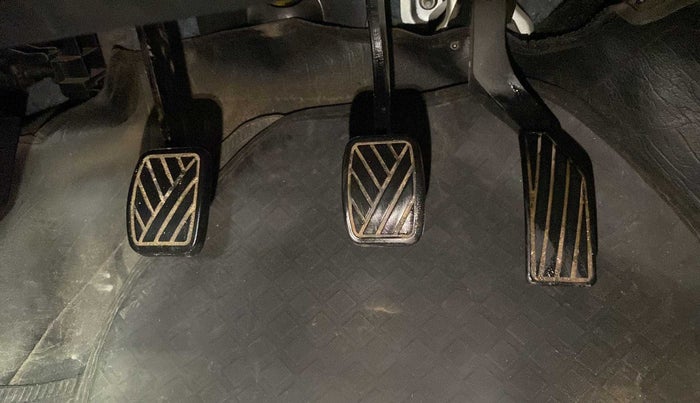 2016 Maruti Swift ZXI, Petrol, Manual, 52,385 km, Pedals