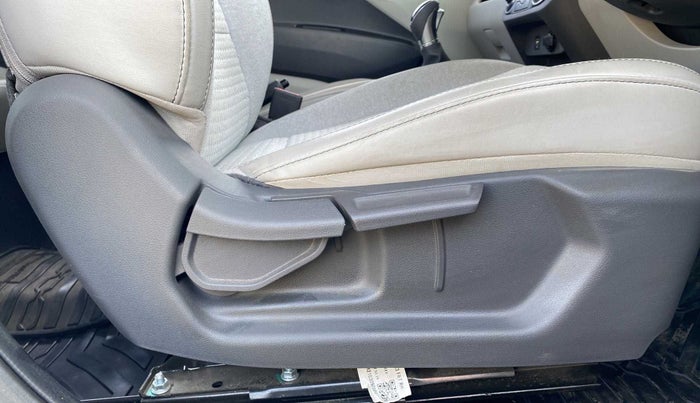 2021 Hyundai GRAND I10 NIOS MAGNA AMT 1.2 KAPPA VTVT, Petrol, Automatic, 5,299 km, Driver Side Adjustment Panel