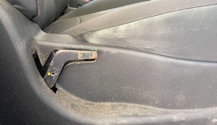 2017 Tata Tiago XM PETROL, Petrol, Manual, 72,749 km, Driver Side Adjustment Panel