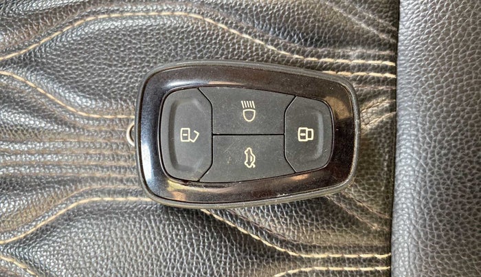 2021 Tata ALTROZ XZ PETROL, Petrol, Manual, 43,410 km, Key Close Up
