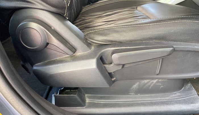 2021 Tata ALTROZ XZ PETROL, Petrol, Manual, 43,410 km, Driver Side Adjustment Panel