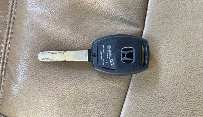 2016 Honda Amaze 1.2L I-VTEC VX, Petrol, Manual, 31,949 km, Key Close Up