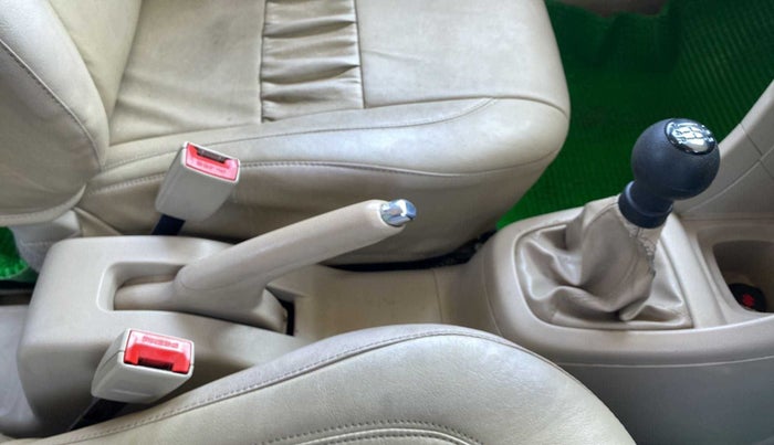 2015 Maruti Swift Dzire VXI, Petrol, Manual, 89,721 km, Gear Lever
