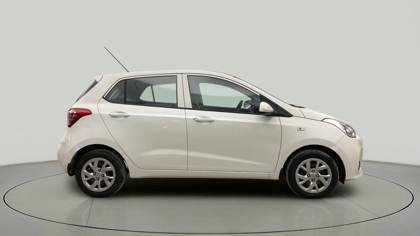 2017 Hyundai Grand i10 MAGNA 1.2 KAPPA VTVT, Petrol, Manual, 21,010 km, Right Side View