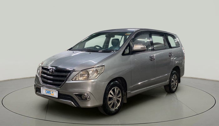 2015 Toyota Innova 2.5 VX 8 STR, Diesel, Manual, 90,944 km, Left Front Diagonal