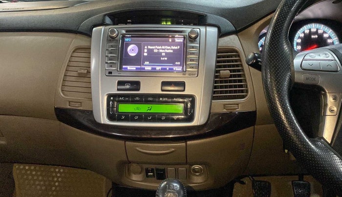 2015 Toyota Innova 2.5 VX 8 STR, Diesel, Manual, 90,944 km, Air Conditioner