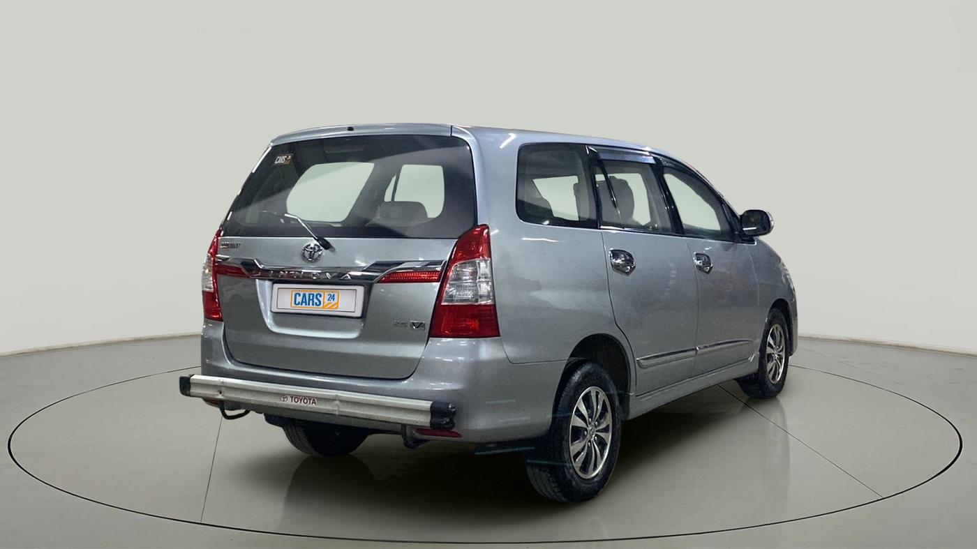 2015 Toyota Innova 2.5 VX 8 STR, Diesel, Manual, 91,054 km, Right Back Diagonal