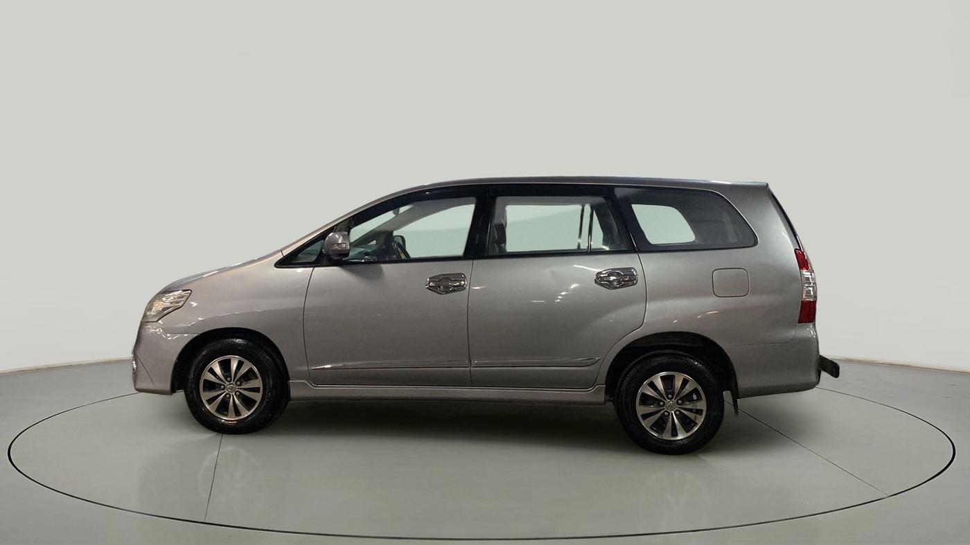2015 Toyota Innova 2.5 VX 8 STR, Diesel, Manual, 91,054 km, Left Side