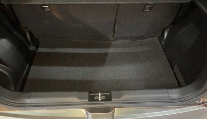 2019 Maruti Swift ZXI, Petrol, Manual, 42,011 km, Boot Inside