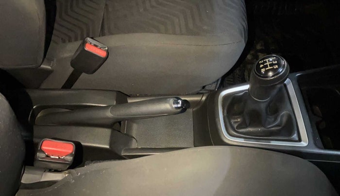 2019 Maruti Swift ZXI, Petrol, Manual, 42,011 km, Gear Lever