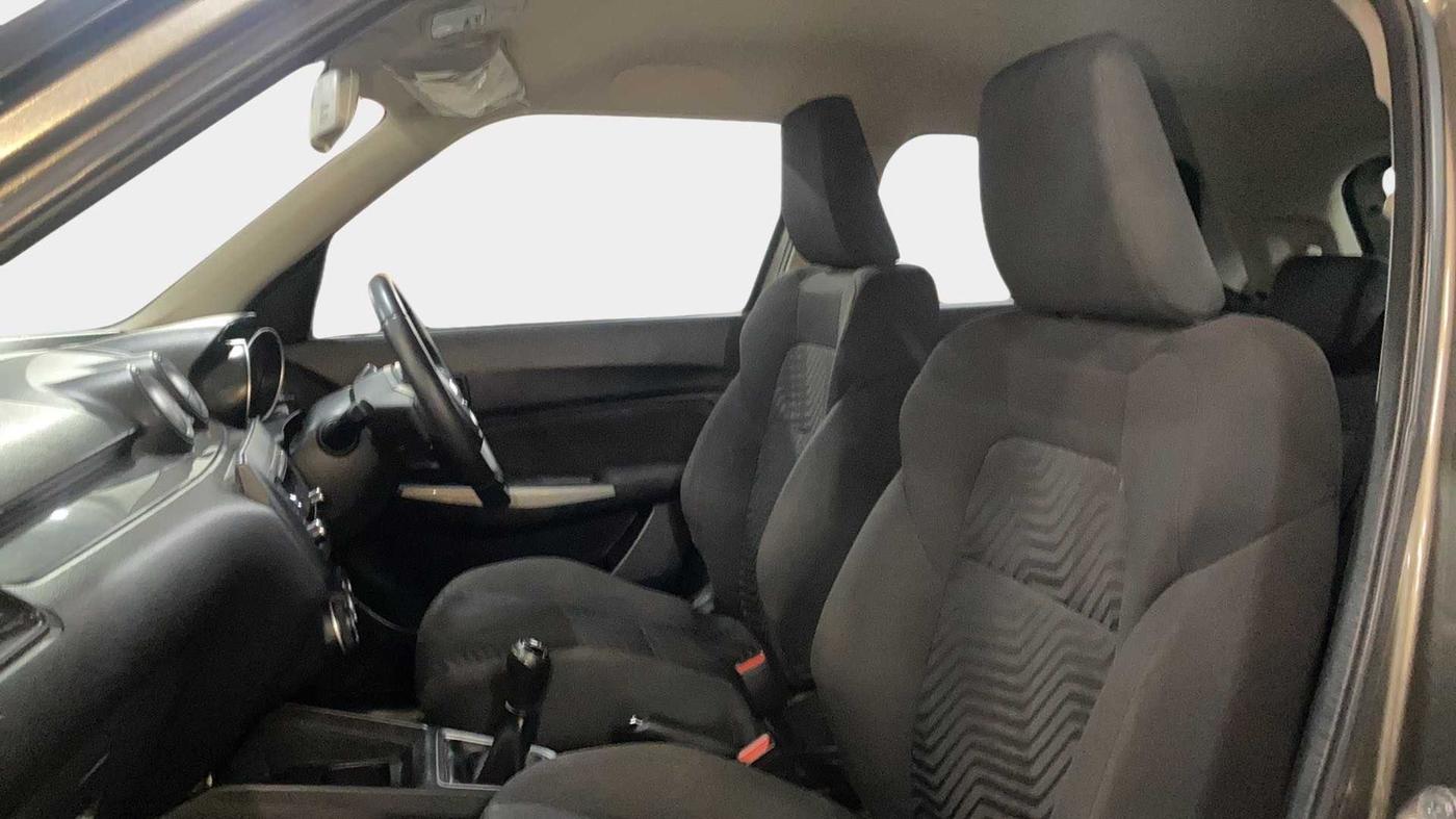 2019 Maruti Swift ZXI, Petrol, Manual, 42,011 km, Right Side Front Door Cabin