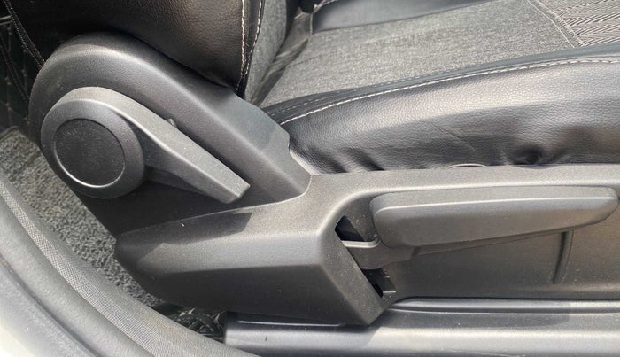 2022 Tata ALTROZ XZA, Petrol, Automatic, 3,780 km, Driver Side Adjustment Panel