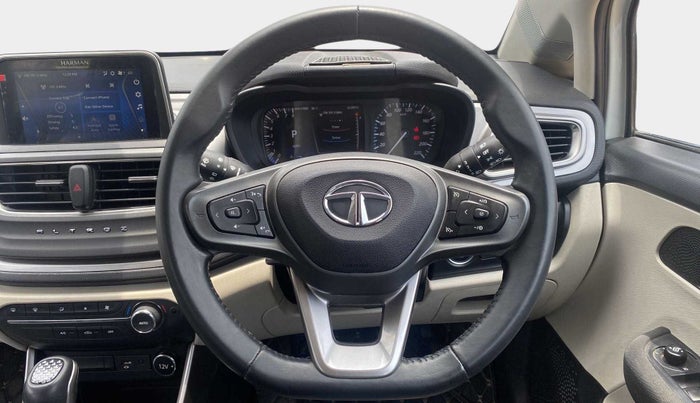 2022 Tata ALTROZ XZA, Petrol, Automatic, 3,780 km, Steering Wheel Close Up