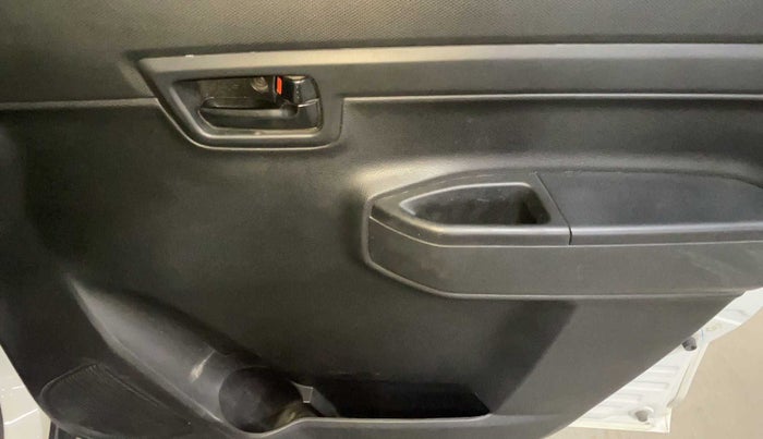 2021 Maruti S PRESSO VXI CNG, CNG, Manual, 43,248 km, Driver Side Door Panels Control