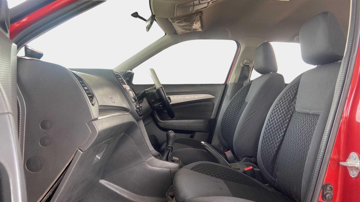 2017 Maruti Vitara Brezza ZDI, Diesel, Manual, 1,09,863 km, Right Side Front Door Cabin