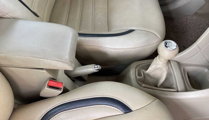 2017 Maruti Ertiga VDI SHVS, Diesel, Manual, 73,559 km, Gear Lever