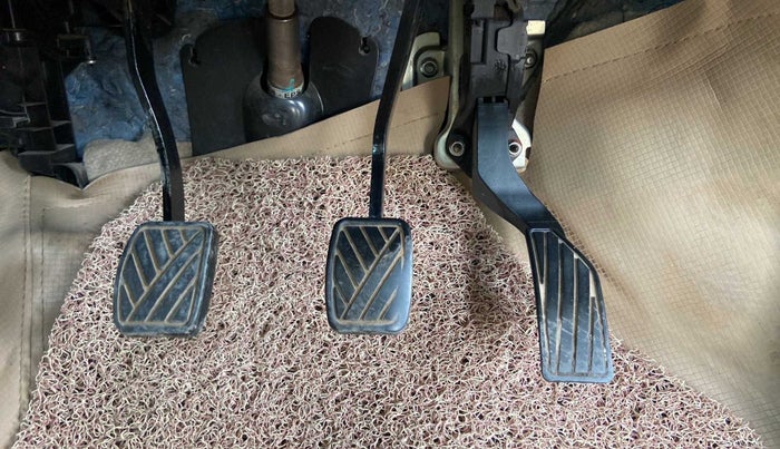 2017 Maruti Ertiga VDI SHVS, Diesel, Manual, 73,559 km, Pedals