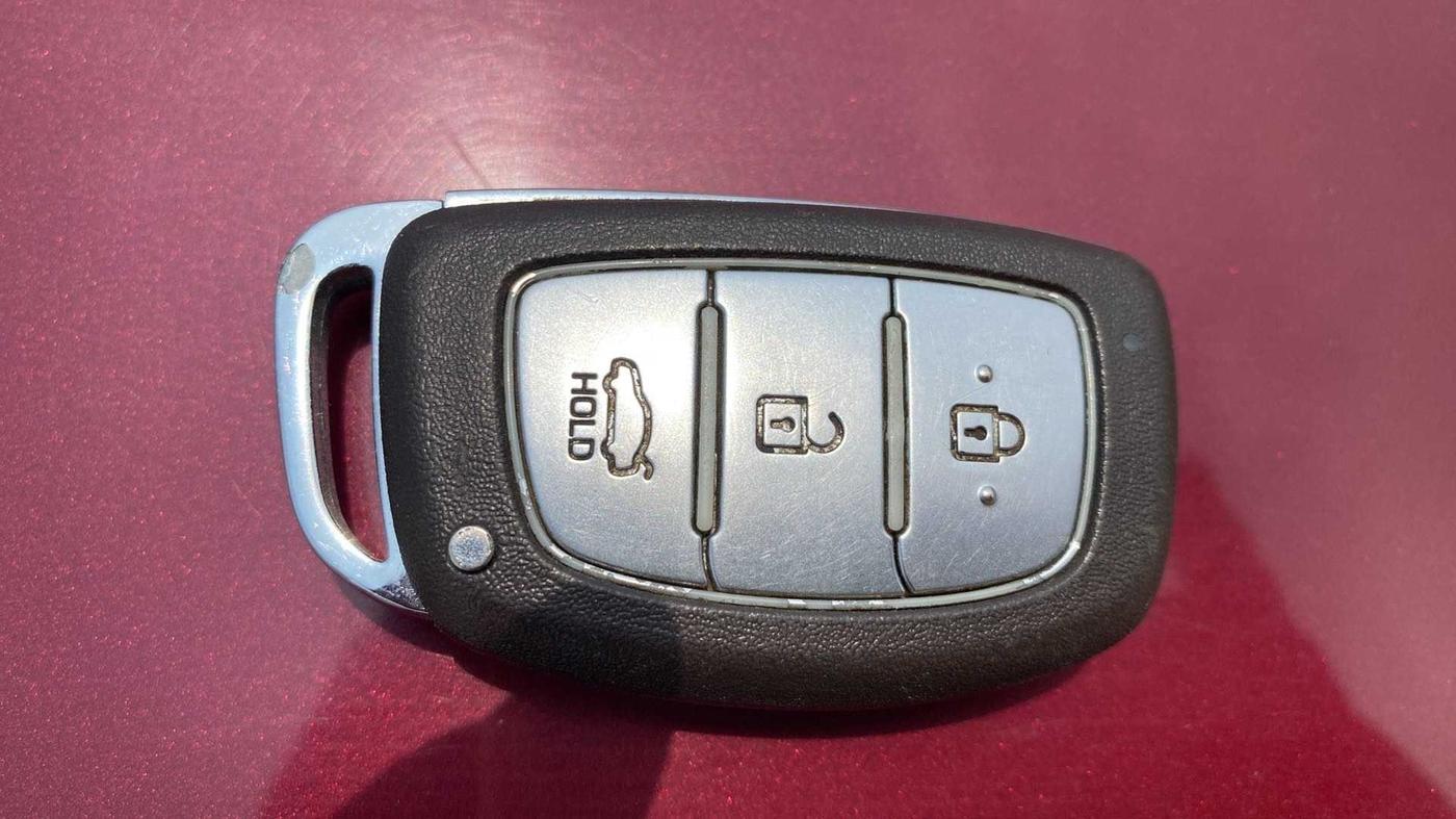 2014 Hyundai Grand i10 SPORTZ 1.2 KAPPA VTVT, Petrol, Manual, 42,929 km, Key Close Up