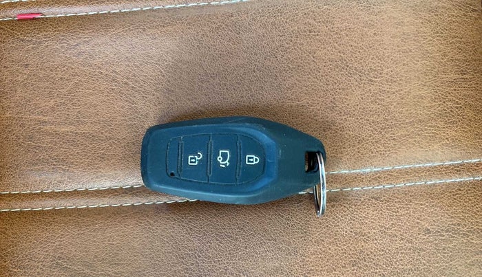 2018 Mahindra XUV500 W9, Diesel, Manual, 56,830 km, Key Close Up