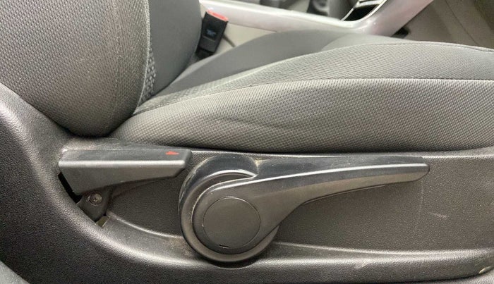 2017 Tata NEXON XZ PLUS PETROL, Petrol, Manual, 68,490 km, Driver Side Adjustment Panel