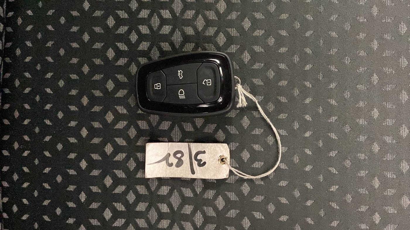 2017 Tata NEXON XZ PLUS PETROL, Petrol, Manual, 68,490 km, Key Close Up