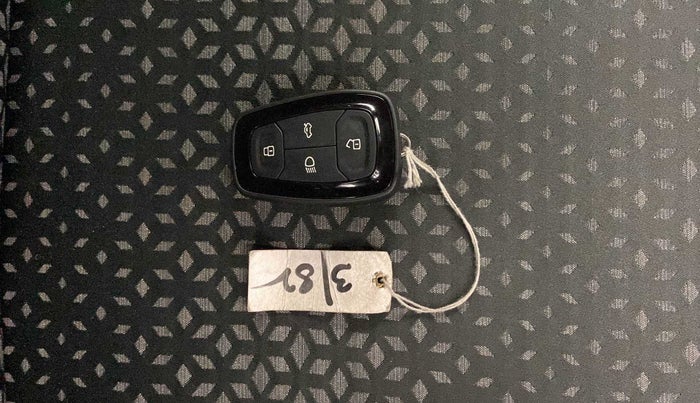 2017 Tata NEXON XZ PLUS PETROL, Petrol, Manual, 68,490 km, Key Close Up