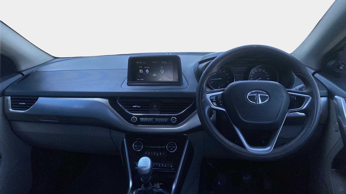 2017 Tata NEXON XZ PETROL, Petrol, Manual, 57,143 km, Dashboard