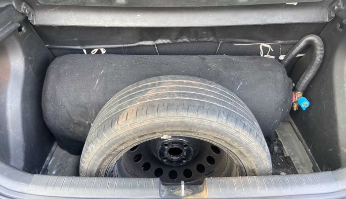 2016 Hyundai Elite i20 ASTA 1.2, CNG, Manual, 94,723 km, Boot Inside