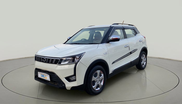 2022 Mahindra XUV300 W6 1.2 PETROL, Petrol, Manual, 12,500 km, Left Front Diagonal