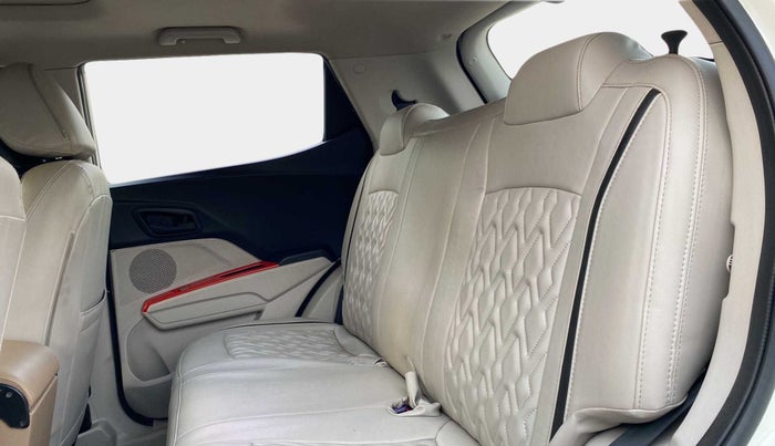 2022 Mahindra XUV300 W6 1.2 PETROL, Petrol, Manual, 12,500 km, Right Side Rear Door Cabin