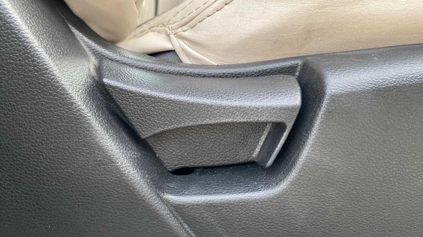 2022 Mahindra XUV300 W6 1.2 PETROL, Petrol, Manual, 12,500 km, Driver Side Adjustment Panel