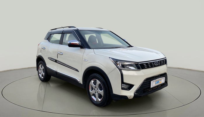 2022 Mahindra XUV300 W6 1.2 PETROL, Petrol, Manual, 12,500 km, SRP