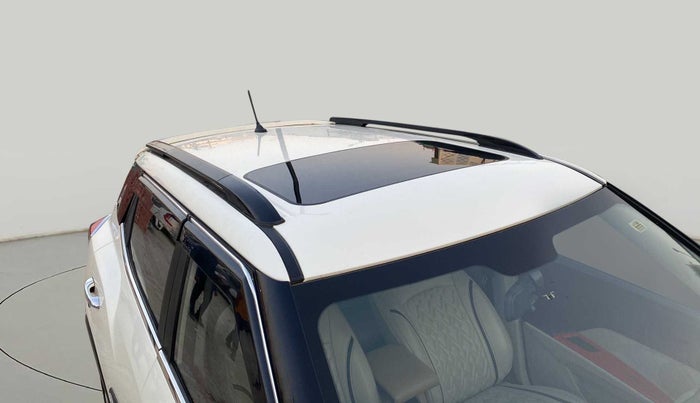 2022 Mahindra XUV300 W6 1.2 PETROL, Petrol, Manual, 12,500 km, Roof