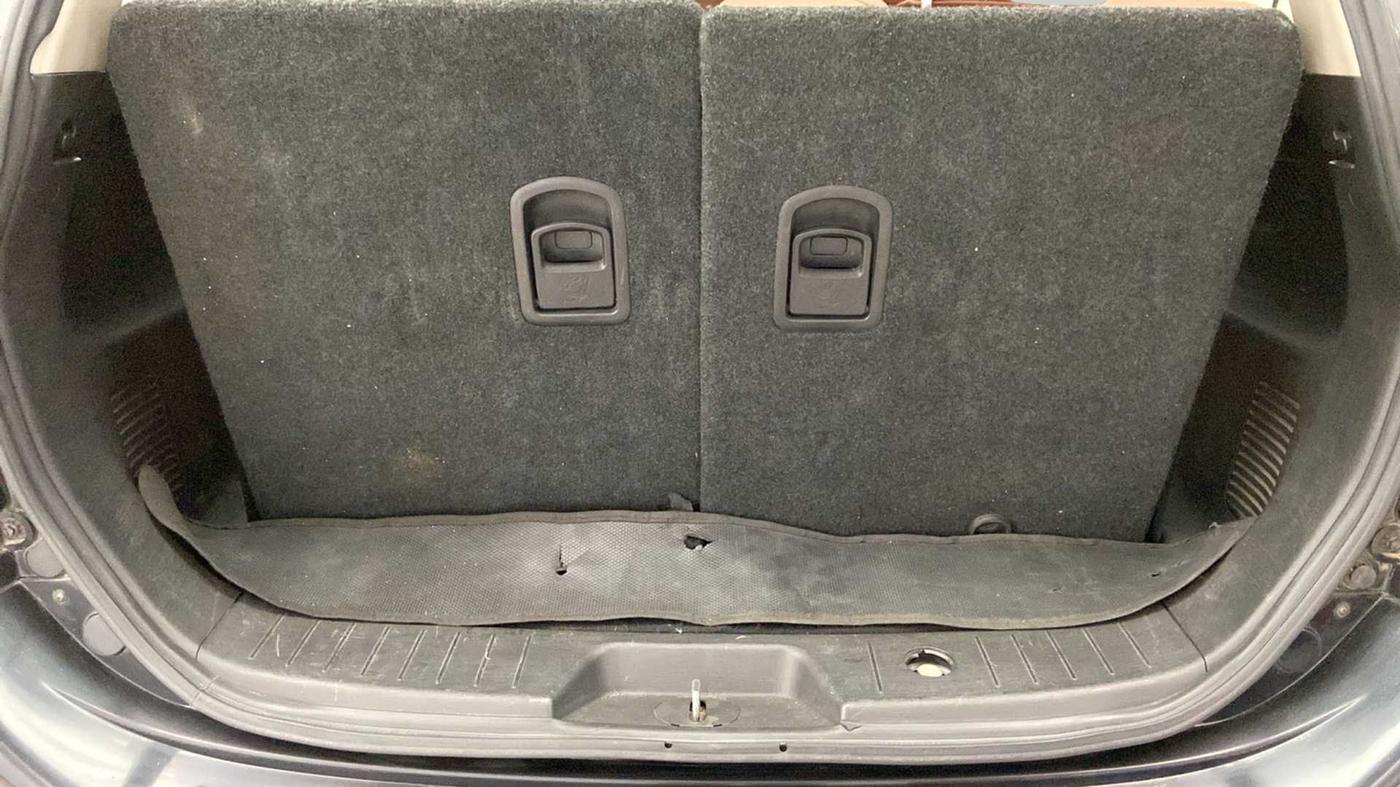 2019 Mahindra XUV500 W7, Diesel, Manual, 68,766 km, Boot Inside