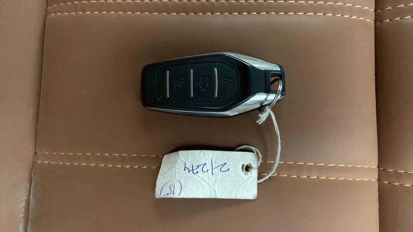 2019 Mahindra XUV500 W7, Diesel, Manual, 68,766 km, Key Close Up