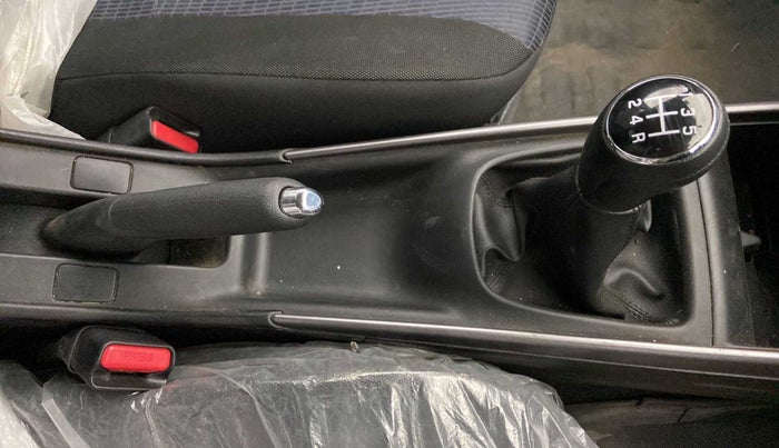 2021 Maruti Baleno DELTA PETROL 1.2, Petrol, Manual, 4,092 km, Gear Lever