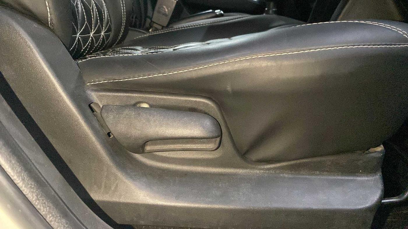 2015 Maruti Swift VXI, Petrol, Manual, 84,066 km, Driver Side Adjustment Panel