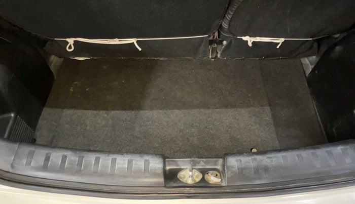 2015 Maruti Swift VXI, Petrol, Manual, 84,066 km, Boot Inside