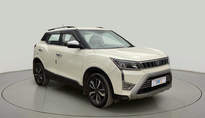 2020 Mahindra XUV300 W8 (O) 1.2 PETROL, Petrol, Manual, 6,223 km, Right Front Diagonal