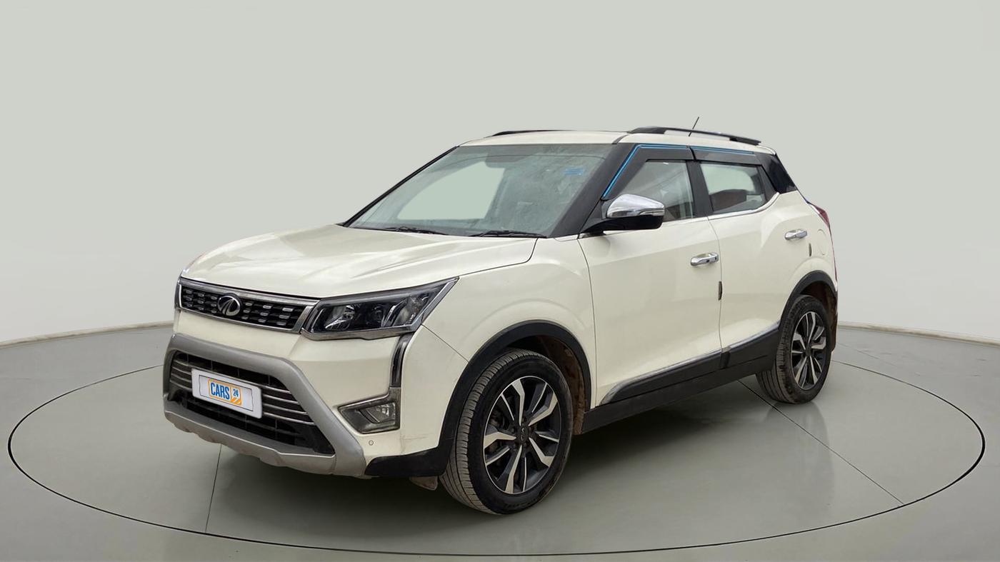 2020 Mahindra XUV300 W8 (O) 1.2 PETROL, Petrol, Manual, 6,223 km, Left Front Diagonal