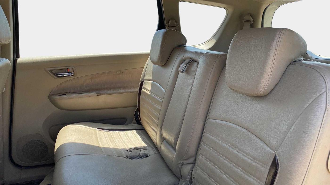2015 Maruti Ertiga VXI ABS, Petrol, Manual, 52,942 km, Right Side Rear Door Cabin