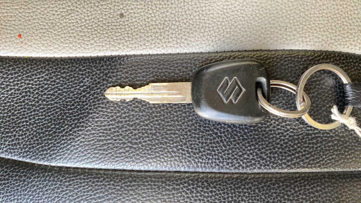 2017 Maruti Alto 800 LXI, Petrol, Manual, 49,213 km, Key Close Up