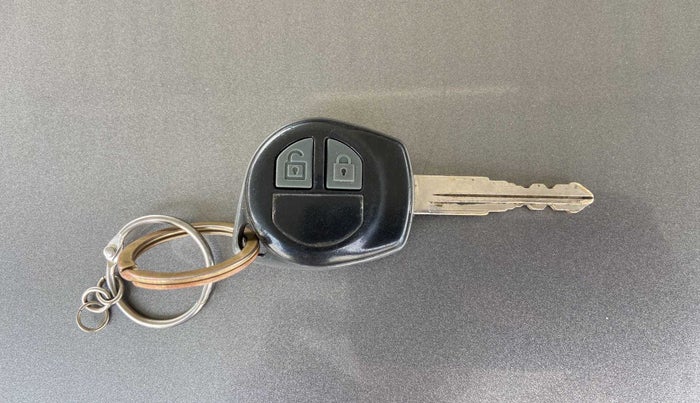 2016 Maruti Swift VDI (O), Diesel, Manual, 35,715 km, Key Close Up