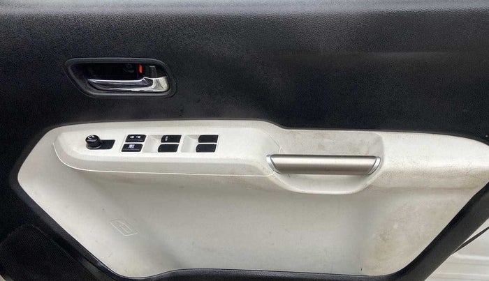 2019 Maruti IGNIS DELTA 1.2, Petrol, Manual, 47,484 km, Driver Side Door Panels Control