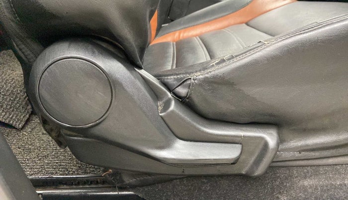 2019 Maruti IGNIS DELTA 1.2, Petrol, Manual, 47,484 km, Driver Side Adjustment Panel
