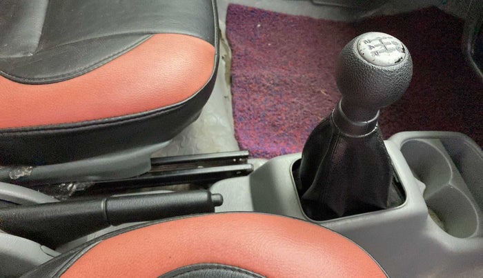 2013 Maruti Alto K10 VXI, Petrol, Manual, 76,596 km, Gear Lever