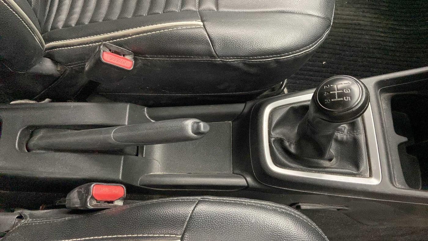 2019 Maruti Swift LXI, Petrol, Manual, 21,026 km, Gear Lever